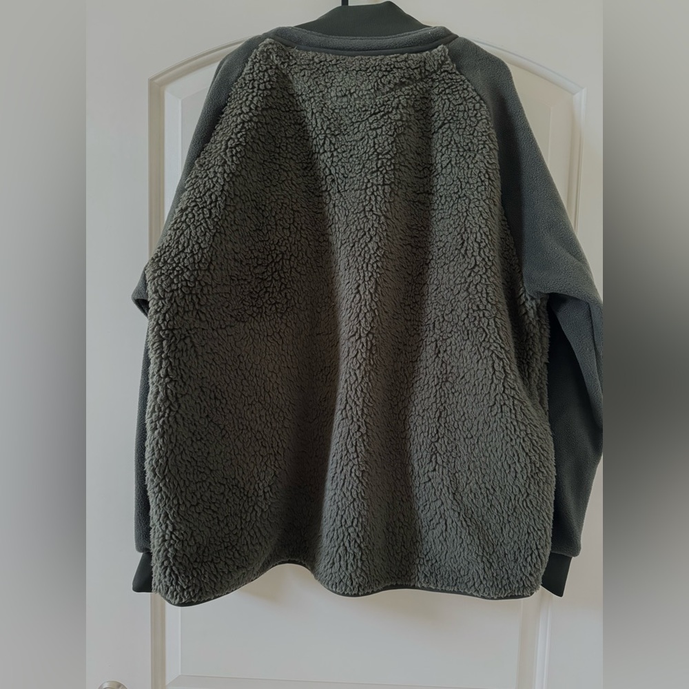 Uniqlo Olive Green Men's Jacket - Picture 3 of 5